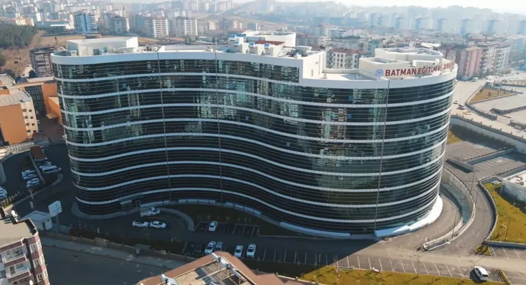 Batman 300 Yataklı Kadın Doğum Hastanesi Açıldı